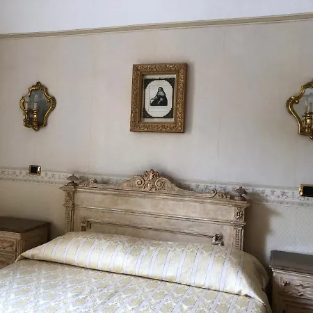 Ai Savoia - Affittacamere 2*