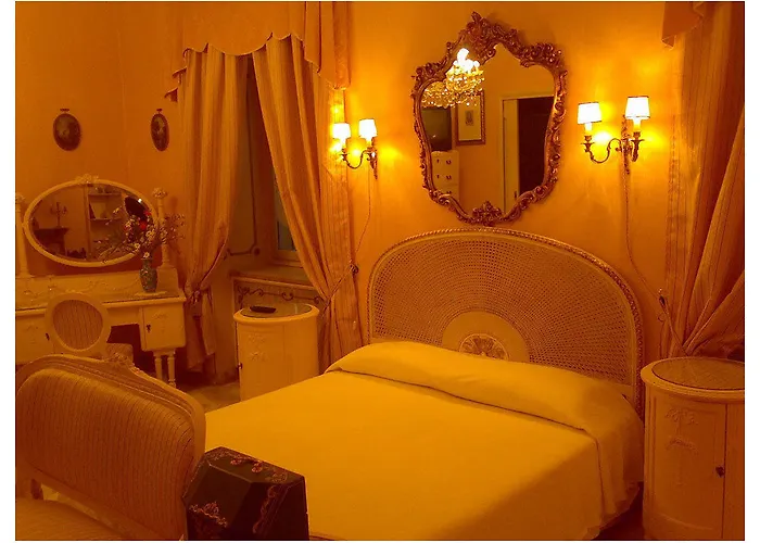 Ai Savoia - 3* تورينو